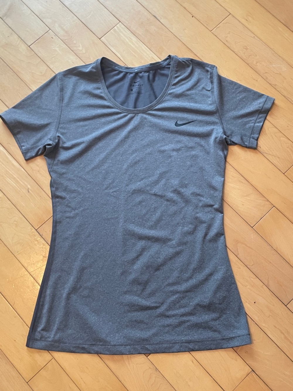 Nike Women’s Short Sleeve Dri-FIT Tee - Charcoal